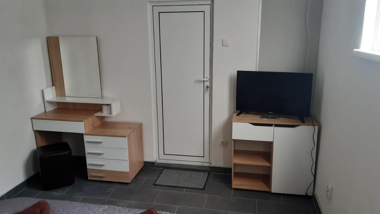 Ая Apartment Vratsa Bagian luar foto